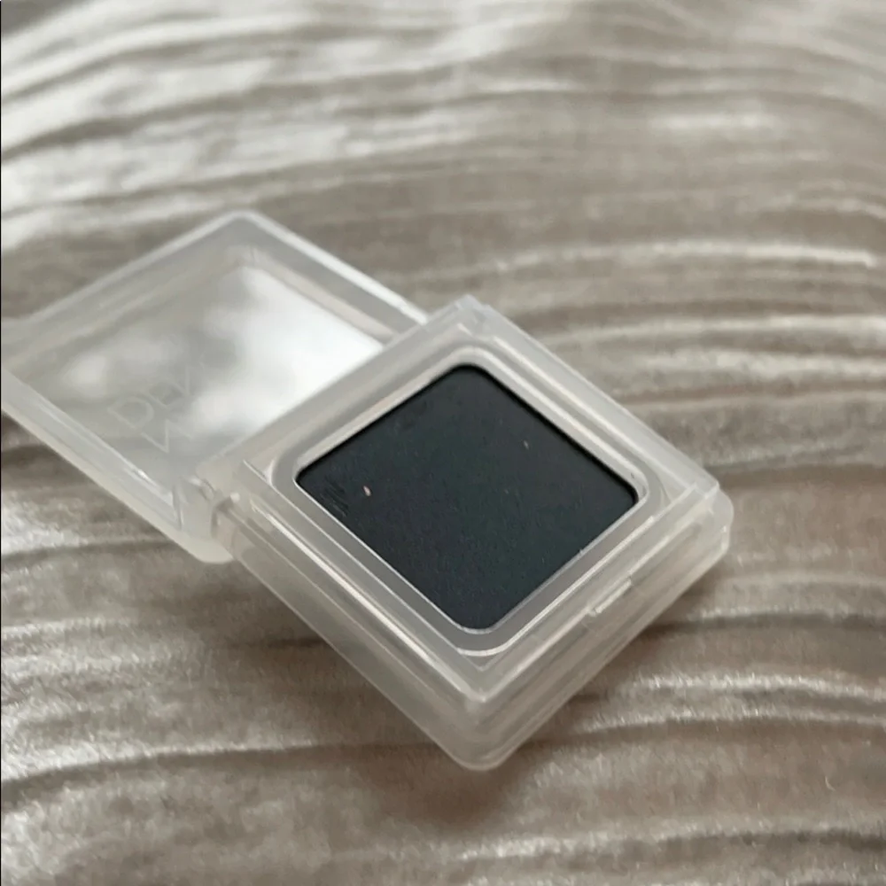 NWT Natasha Denona Single Eyeshadow in Smoke